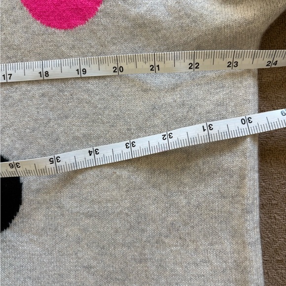 Lissa Todd Elegant Gray Sweater with Pink and Black Dots - Picture 4 of 6